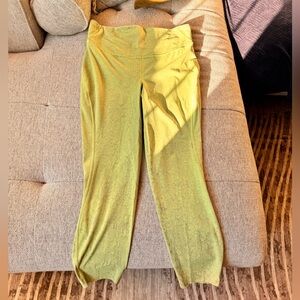 Lululemon - Base Pace High Rise Cropped Leggings 23” 💚